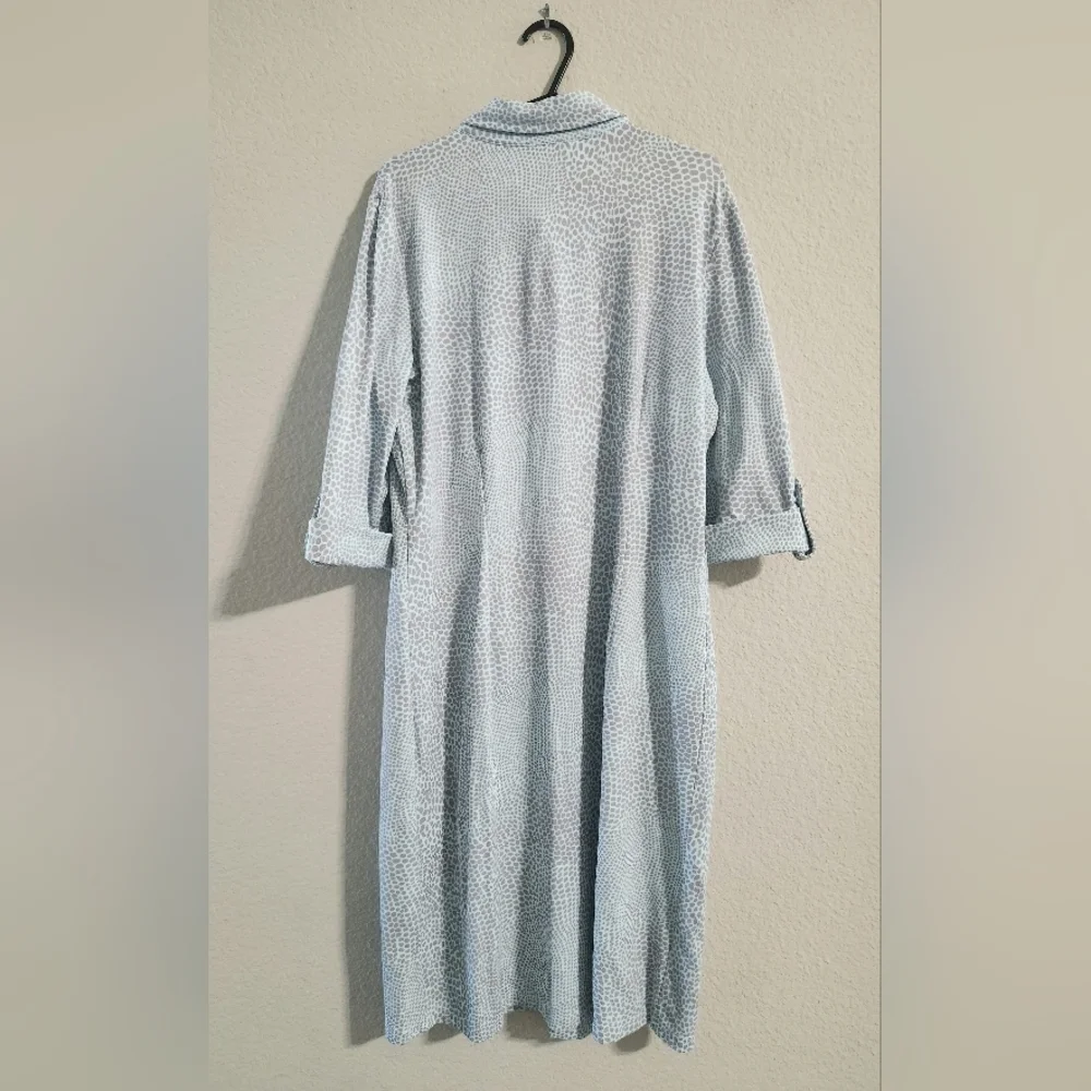 J. McLaughlin Women’s front button collared reptile print dress size medium - Picture 2 of 6